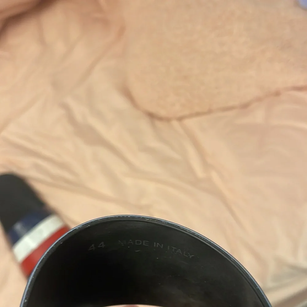 COPY - Moncler barely worn men’s slides - Picture 3 of 3